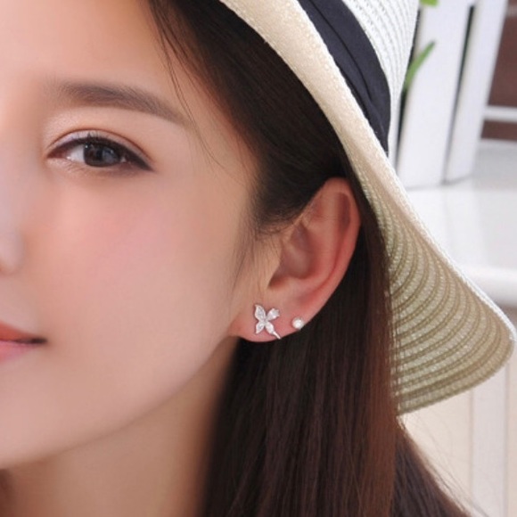 925 Sterling Silver Crystal Butterfly Earrings - Picture 1 of 5